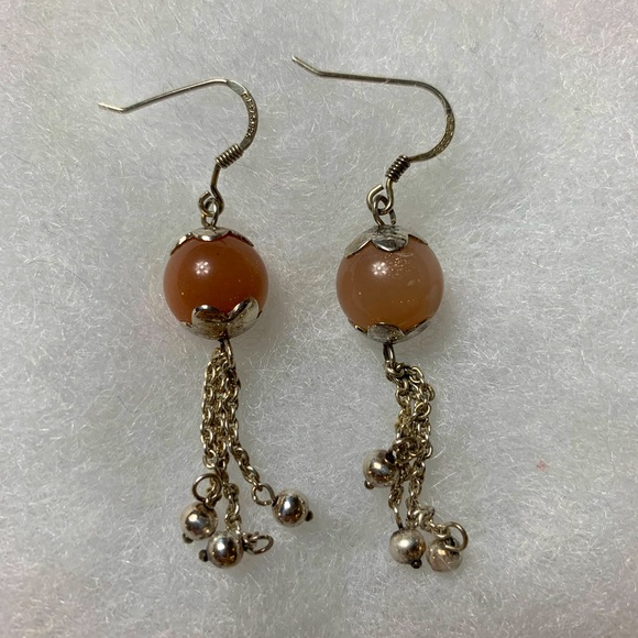 Sterling silver with pink bead detail earring - Picture 1 of 2